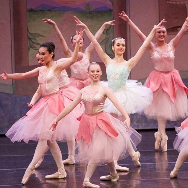 Spring Showcase 4
