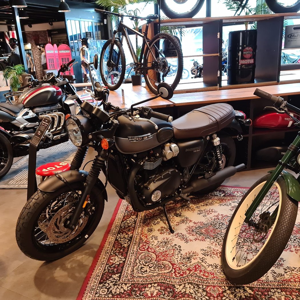 Girl's Ride de Triumph 4