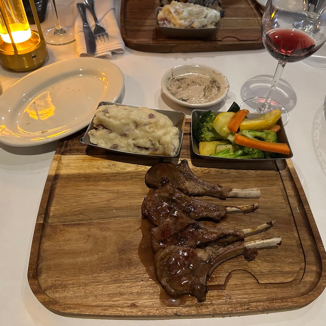 Papazzio Restaurant & Caterer 1