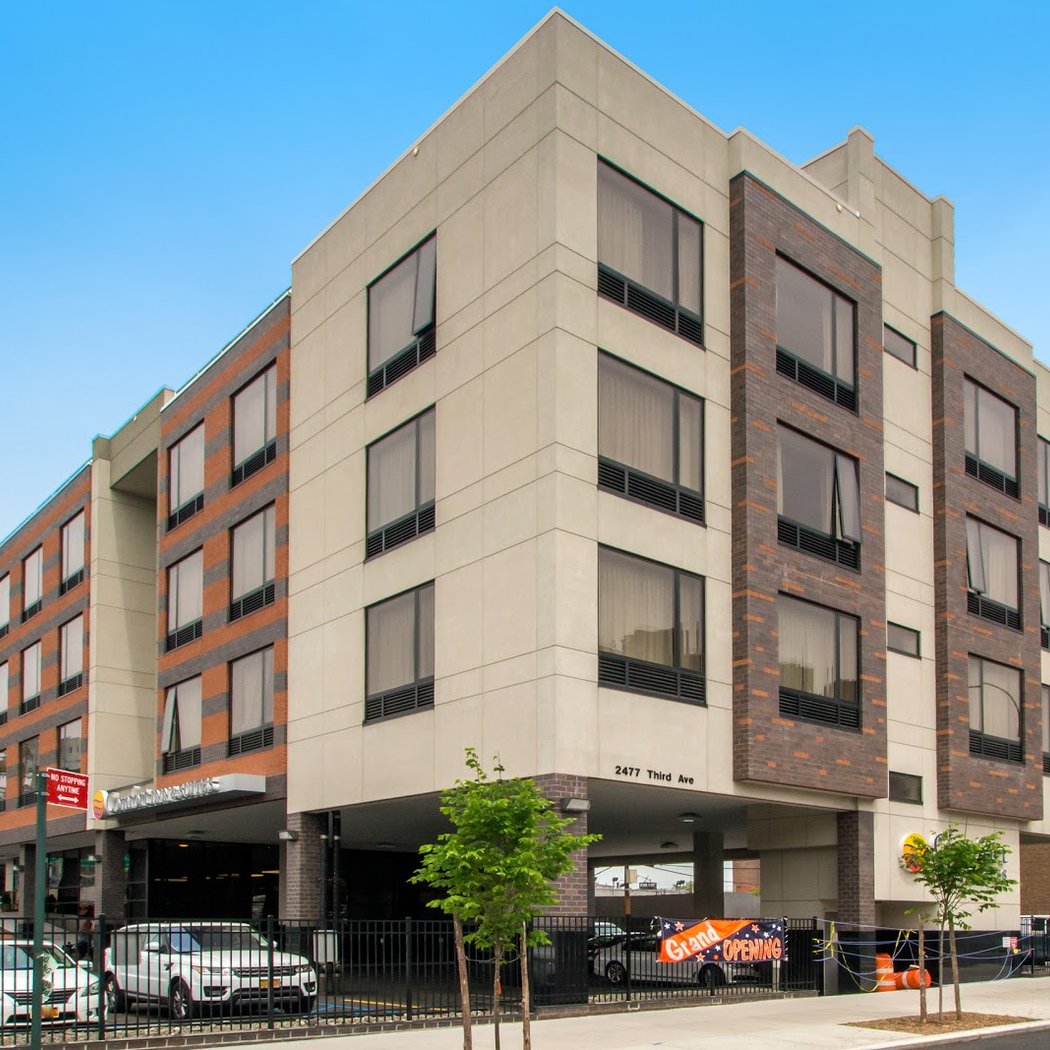 Comfort Inn & Suites 2