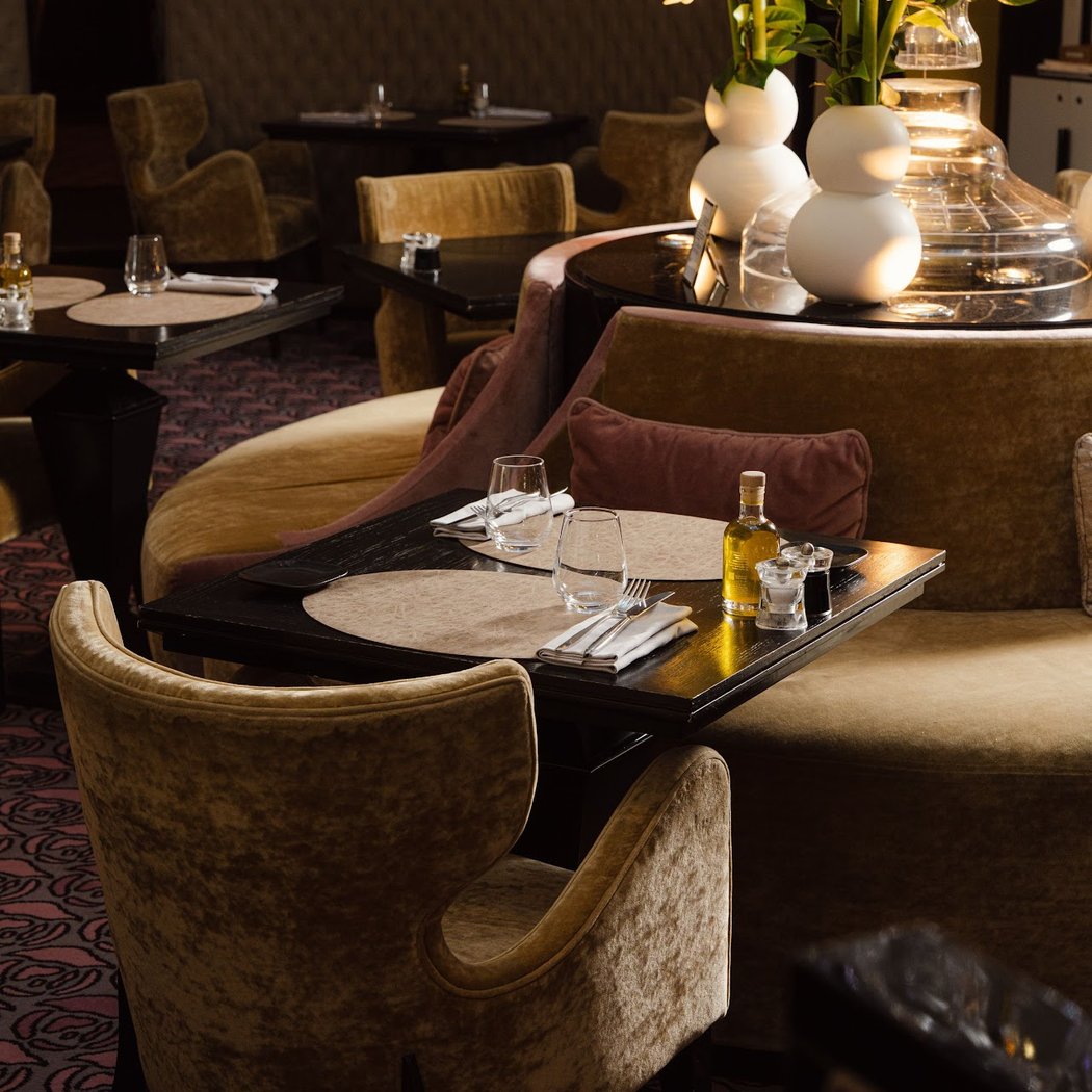 La Salle Dining By Maison Astor Paris 3