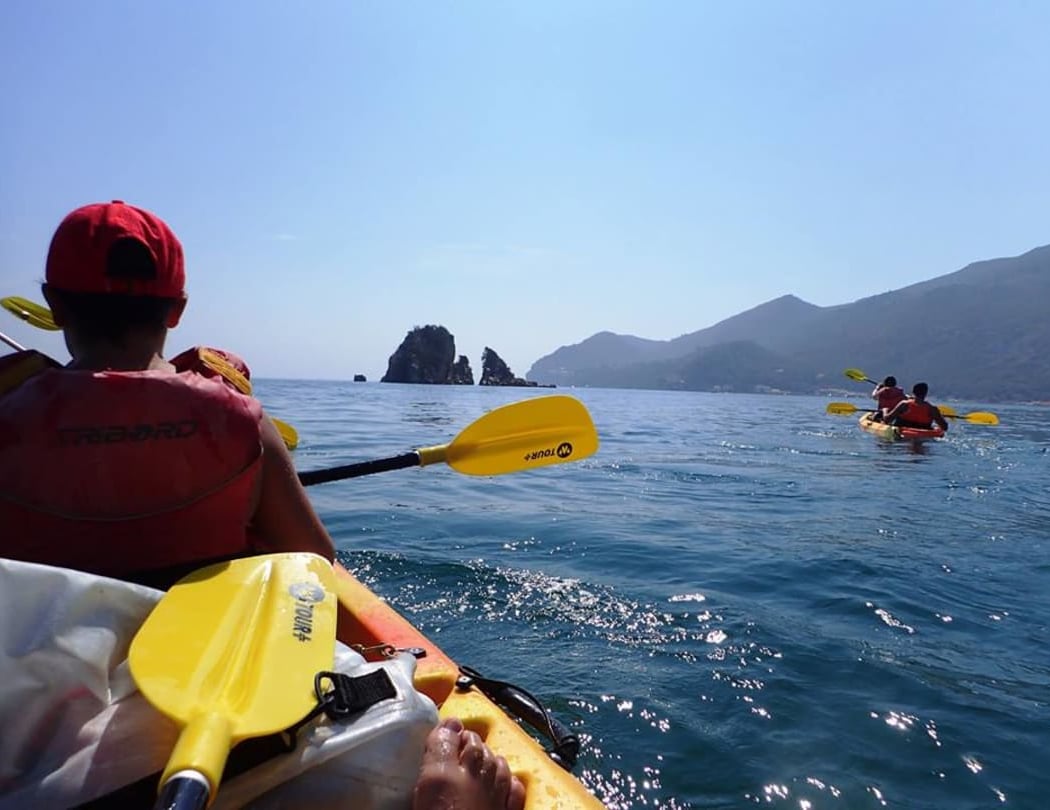 Small Group Kayak – Explore Arrábida Natural Park 3
