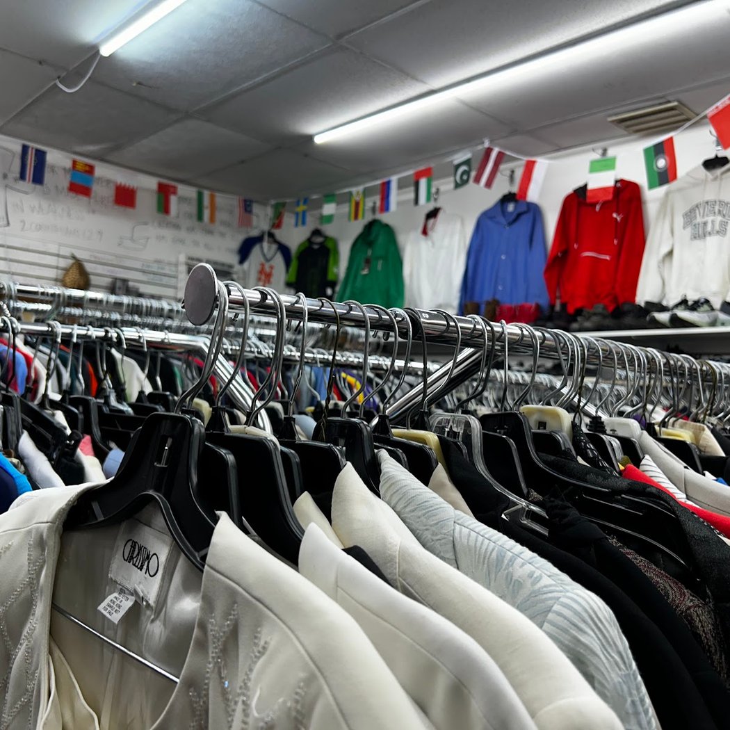 Hana Mission Thrift Store 1