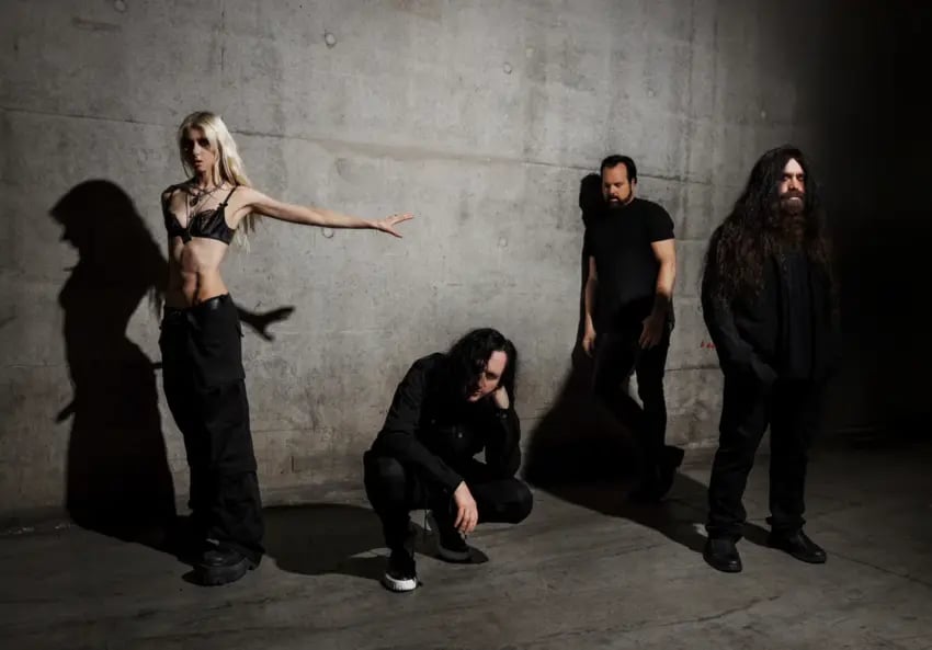 THE PRETTY RECKLESS 1