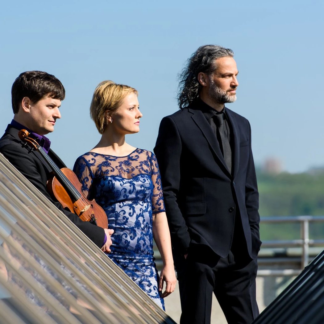 Eben Trio 1