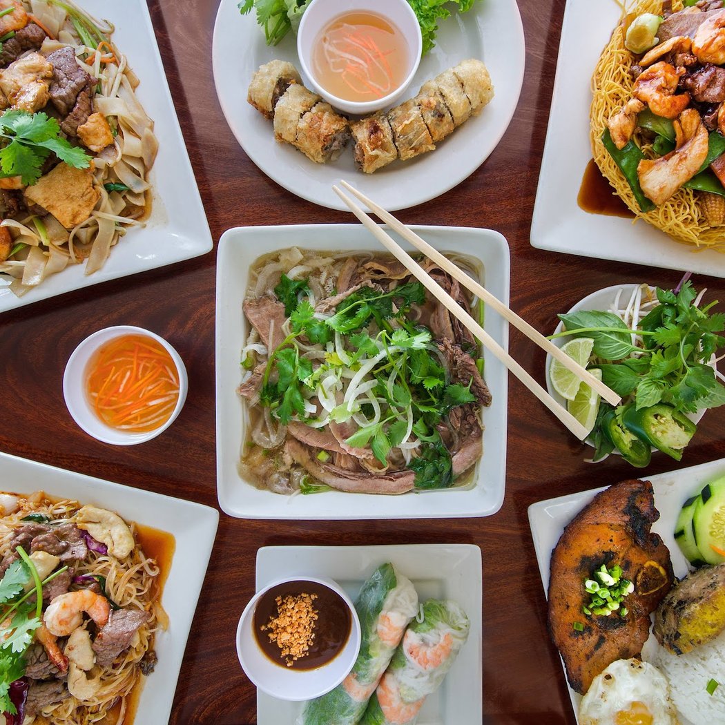 Hola La Pho 1