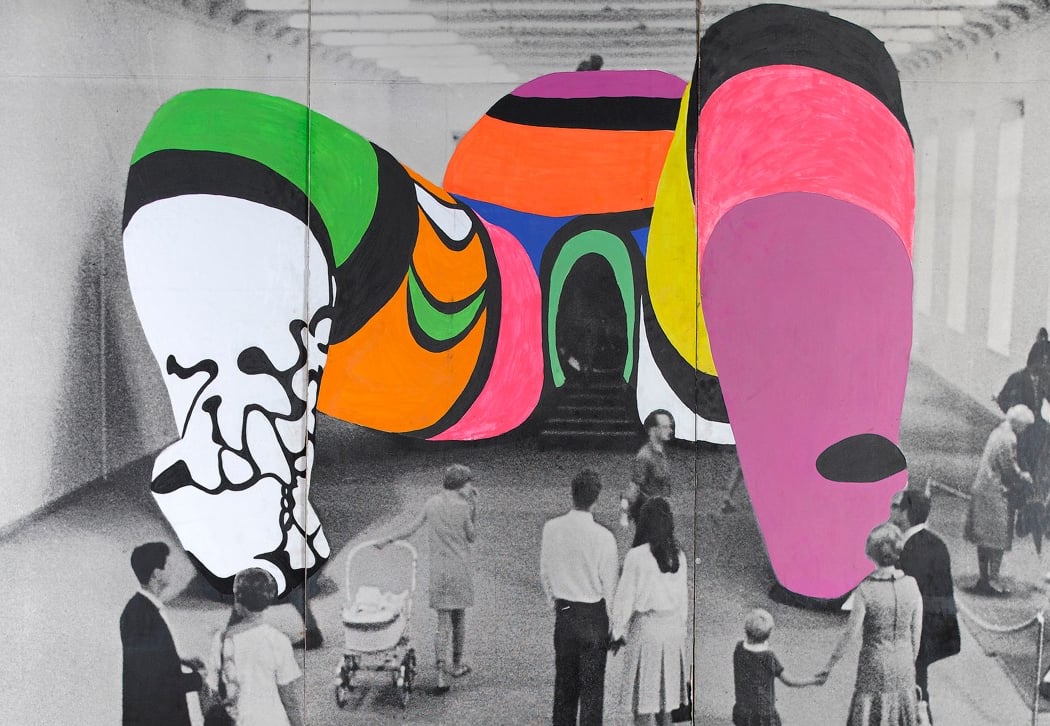 Visite dans l'exposition « Niki de Saint Phalle, Jean Tinguely, Pontus Hulten » 1