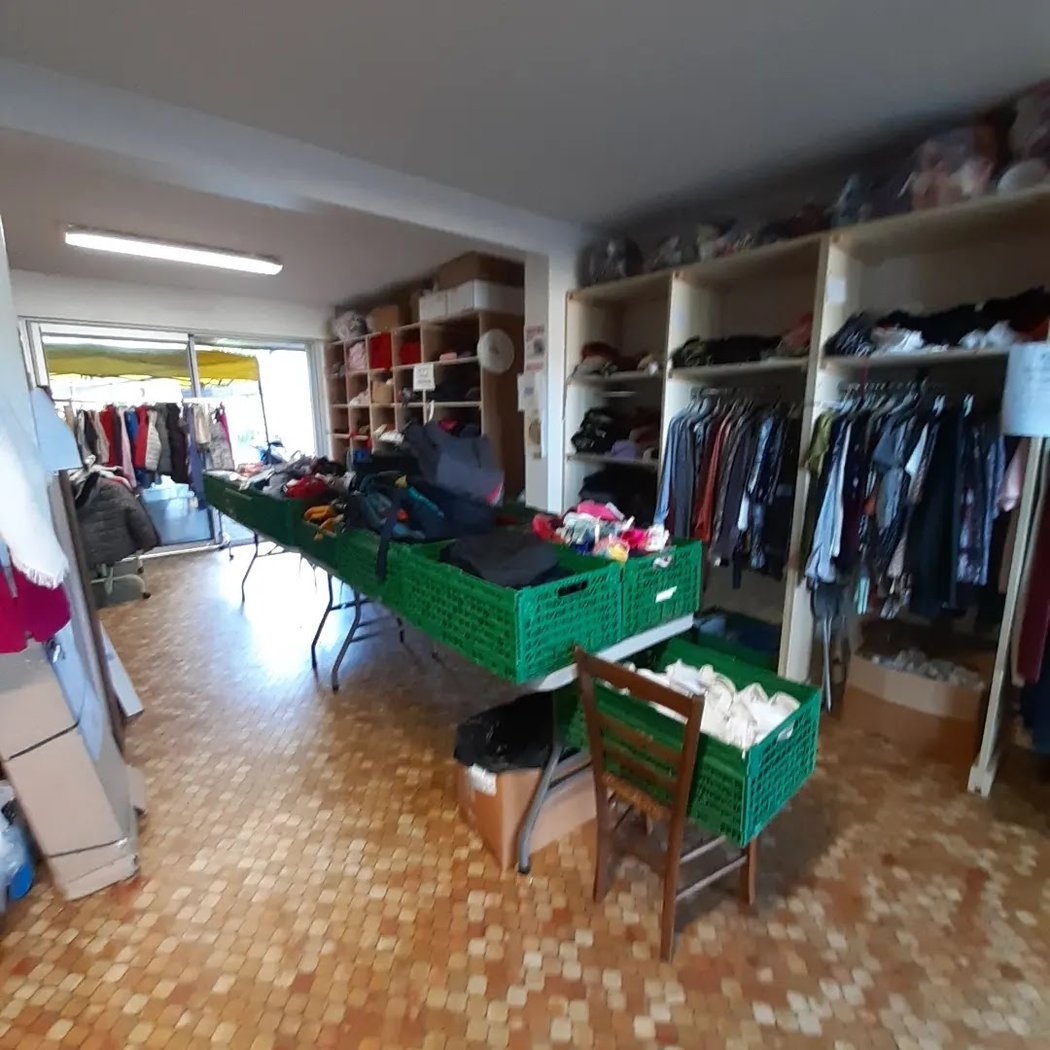 Braderie du secours populaire 3