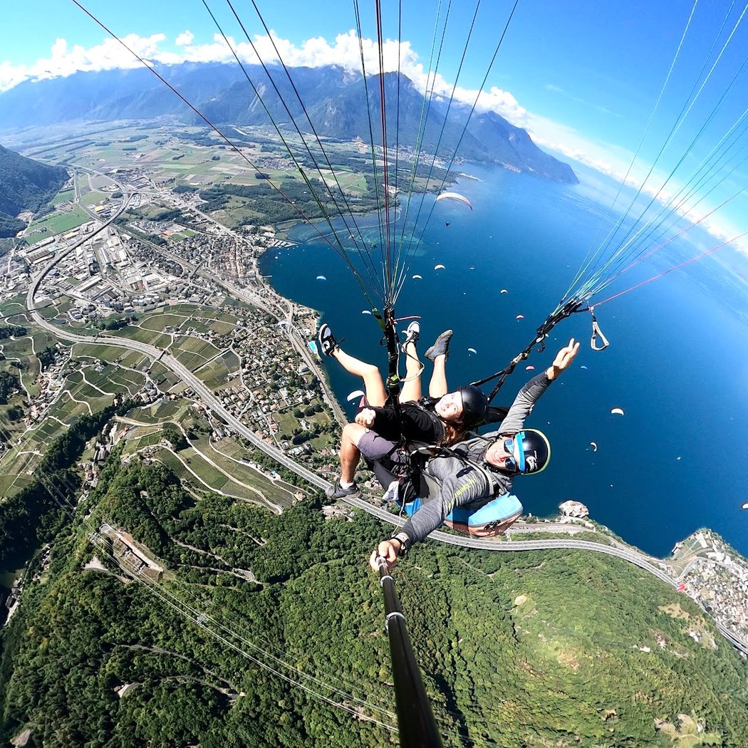 Tandem paragliding flight Montreux - Fly-Xperience 2