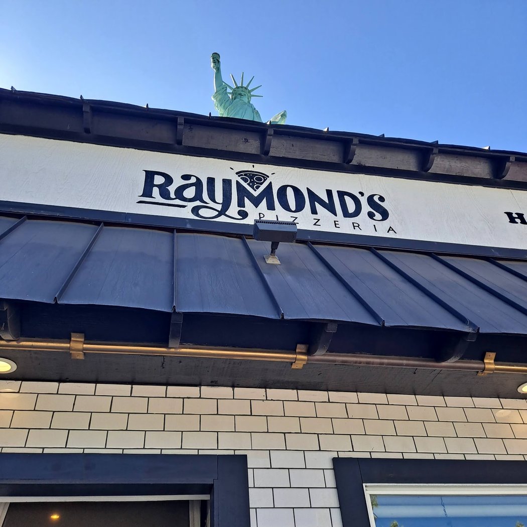 Raymond’s Pizzeria 3