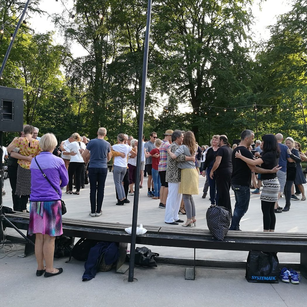 Gratis udendørs bachata - lær at danse bachata 2