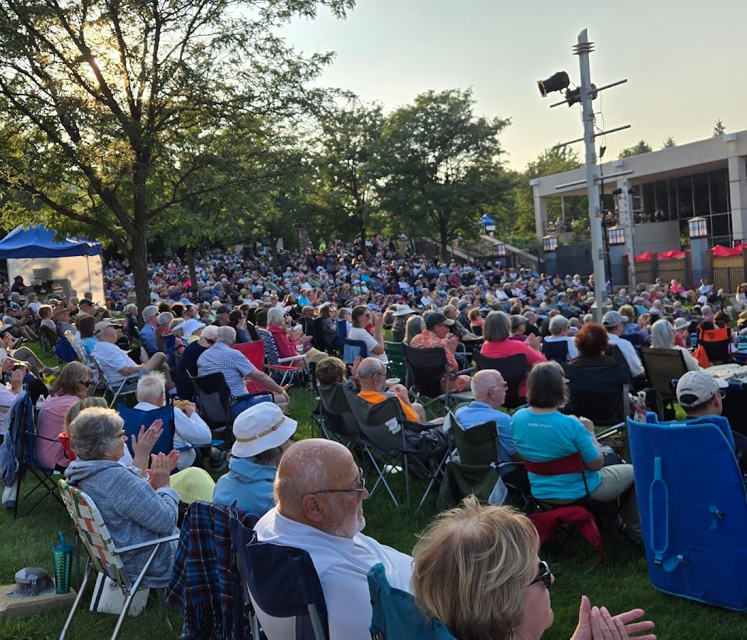 Lakeside Pavilion 4