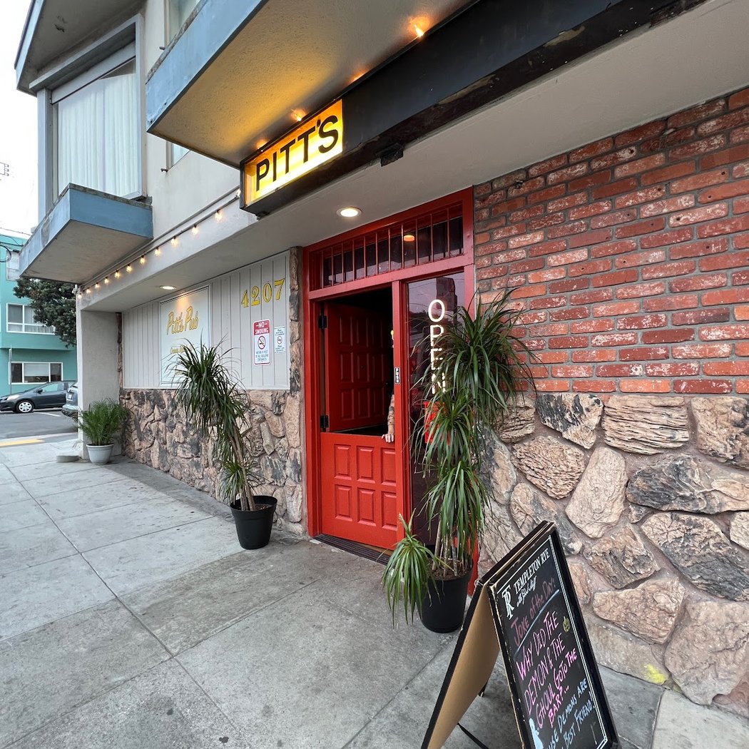 Pitt's Pub 3