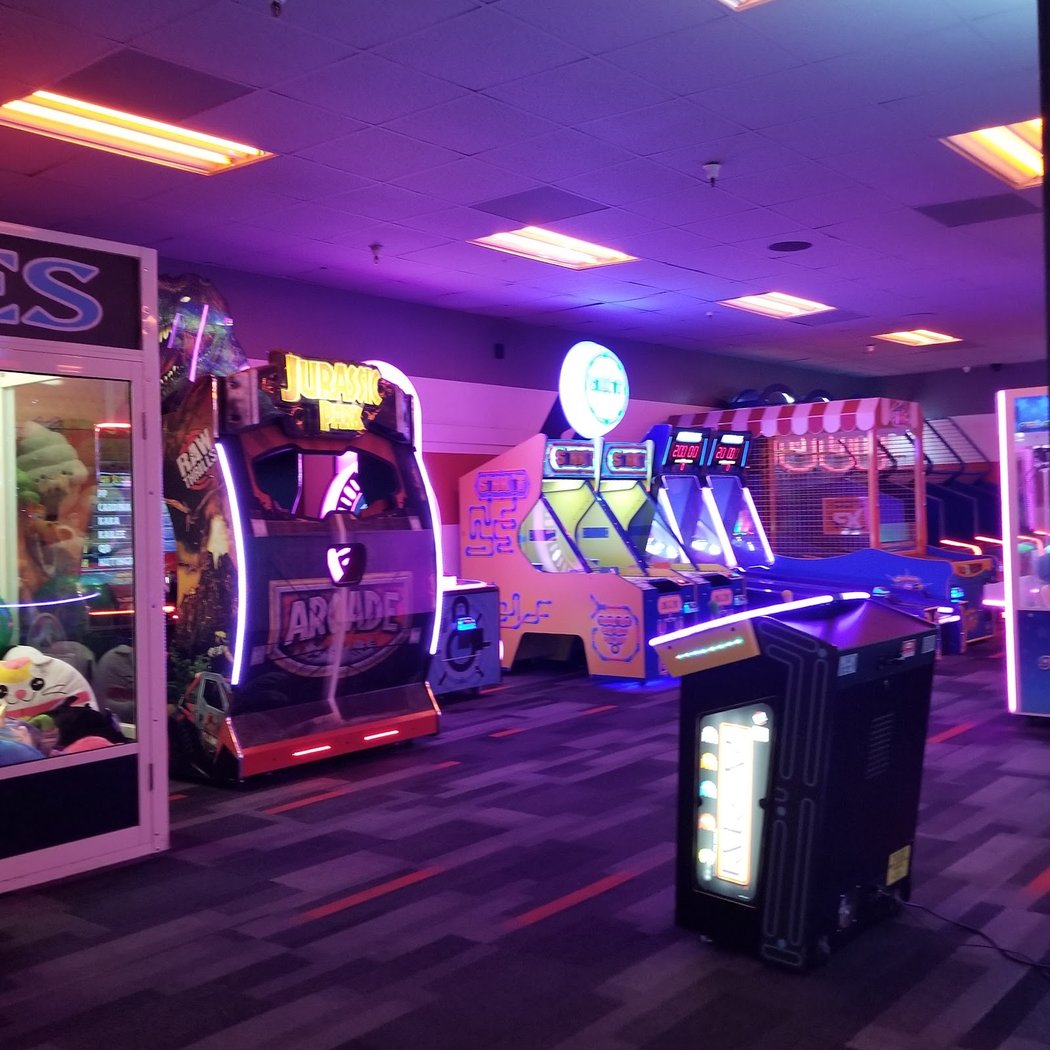 25% off lane reservations with code MAYPLAY 4