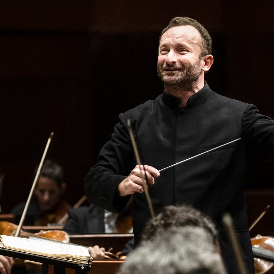 Kirill Petrenko and Víkingur Ólafsson with Brahms and Strauss