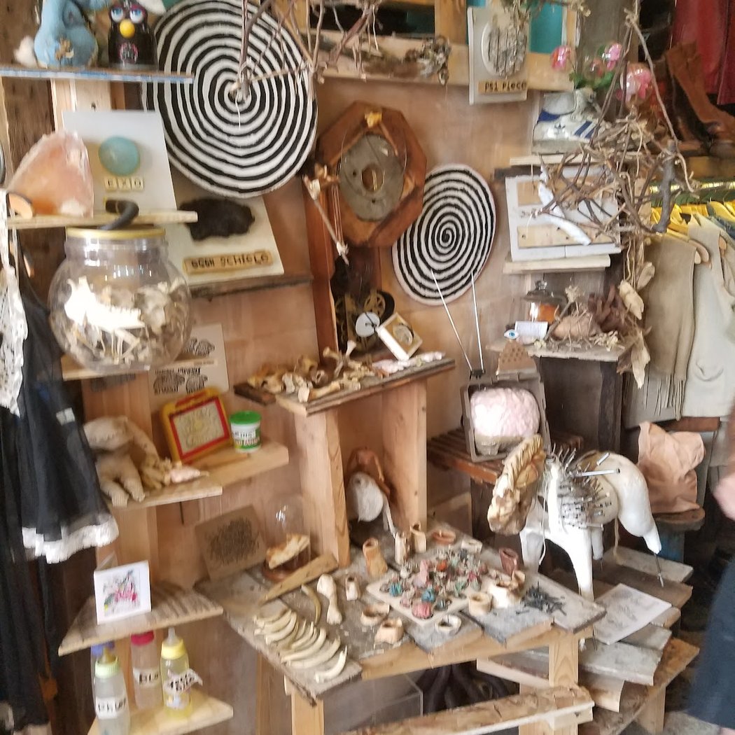 GG's Social Trade & Treasure Club 3