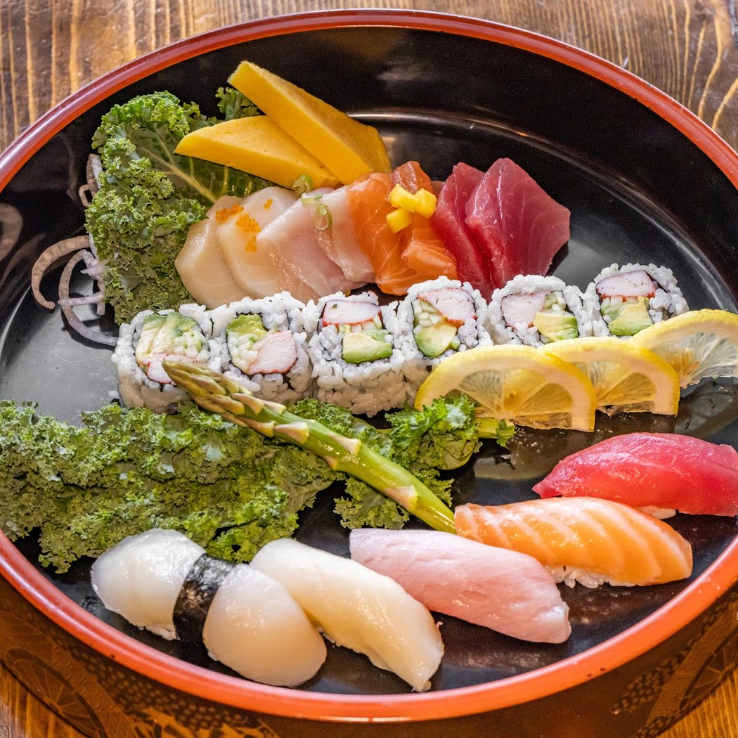 Sushi & Noodles 1