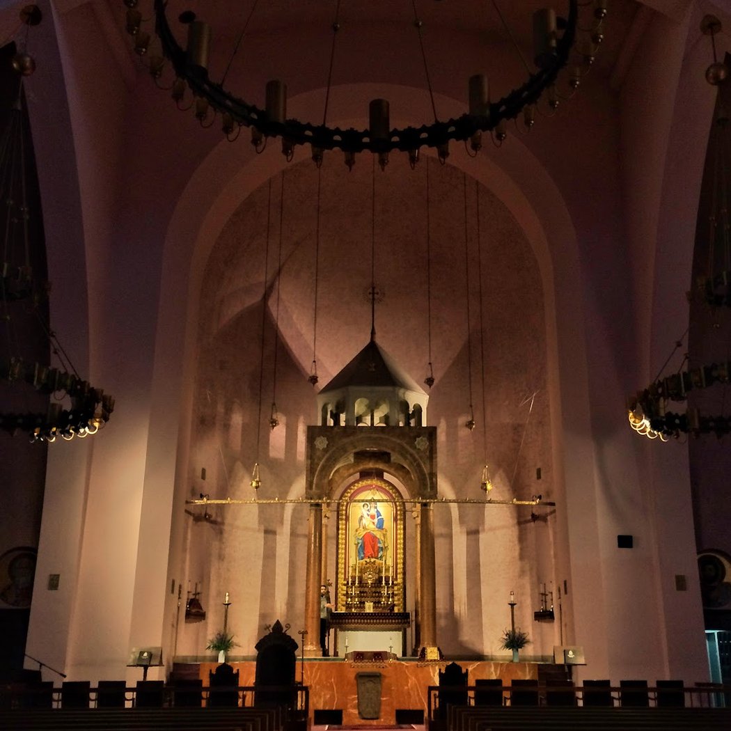 Community Program: Cathedral History Tour and Park Beautification 3