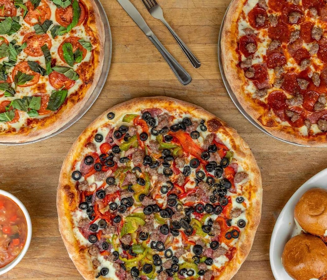 Toto's Pizzeria & Restaurant 1
