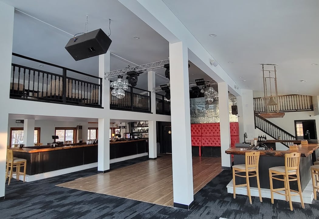 Slopes Bar, Restaurant & Billiards 2