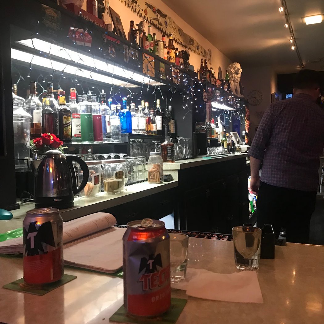 Nick's Lounge 3