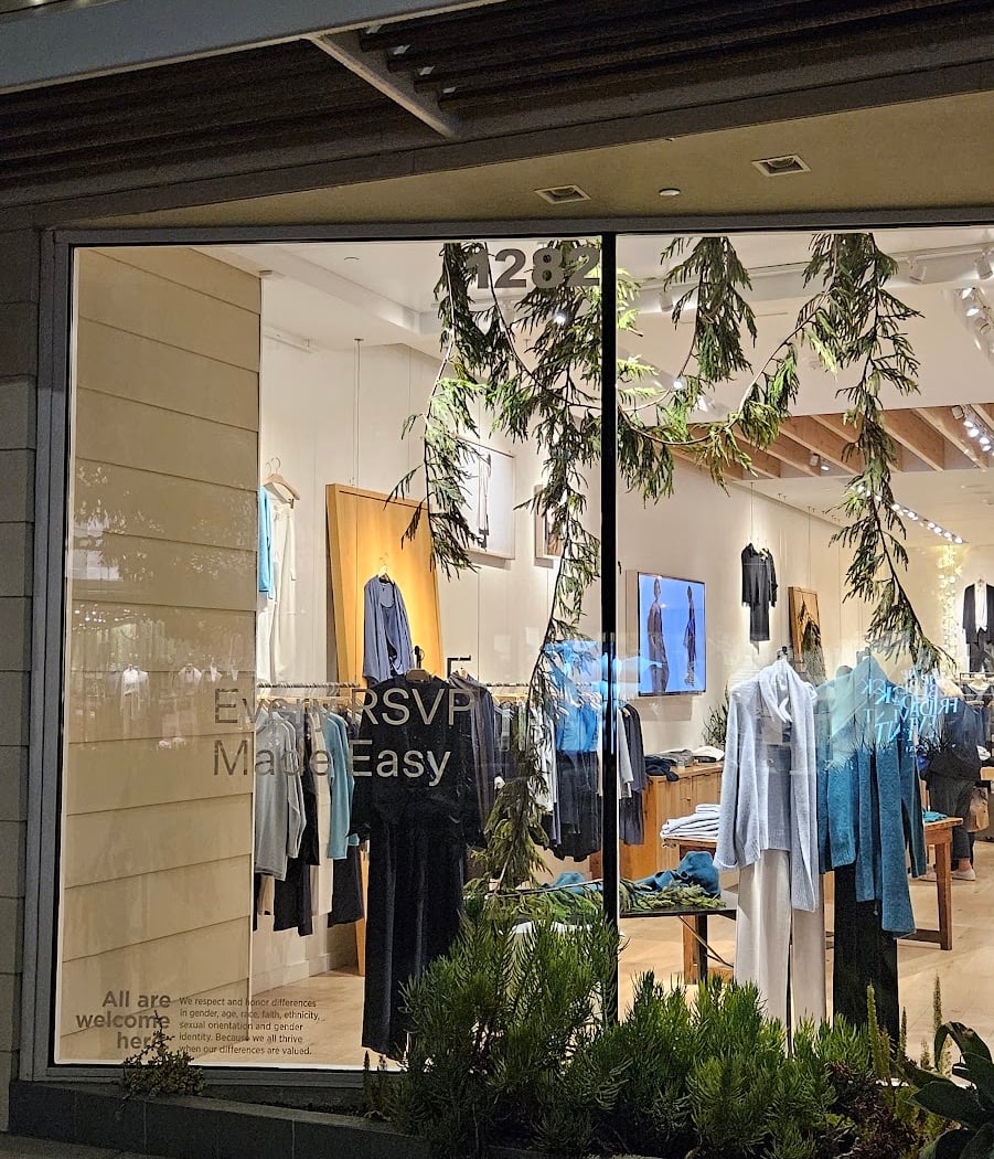 EILEEN FISHER 1