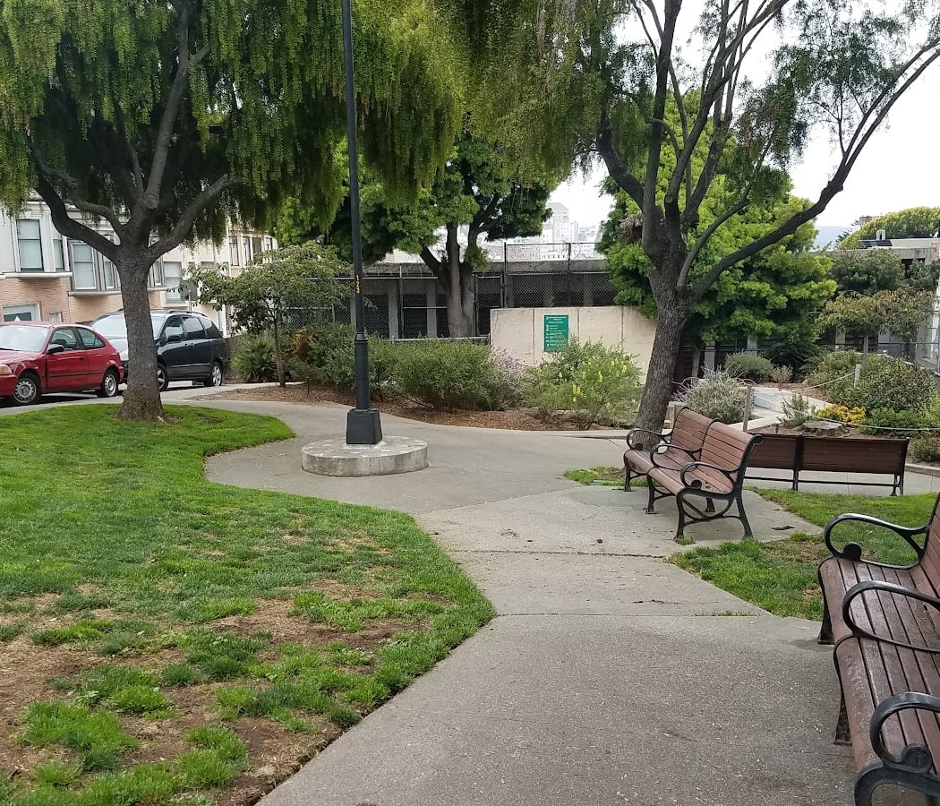 Broadway Tunnel West Mini Park 1