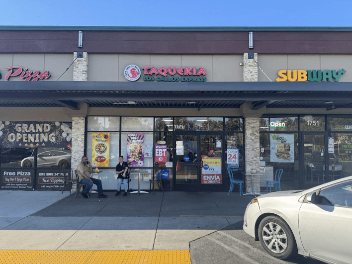Taqueria Los Gallos 2