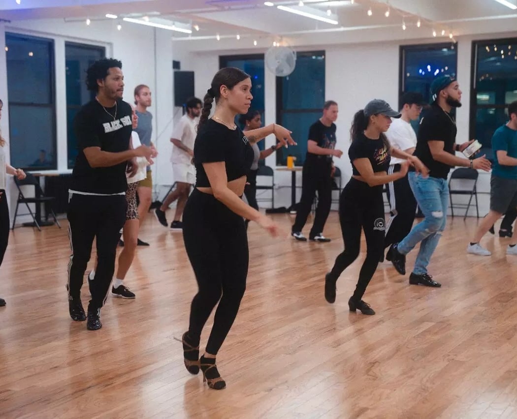 Step, Spin & Sway: NYC Beginner Salsa Classes 2