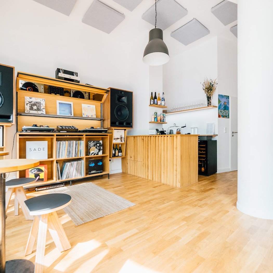Unkompress Listening Bar 3