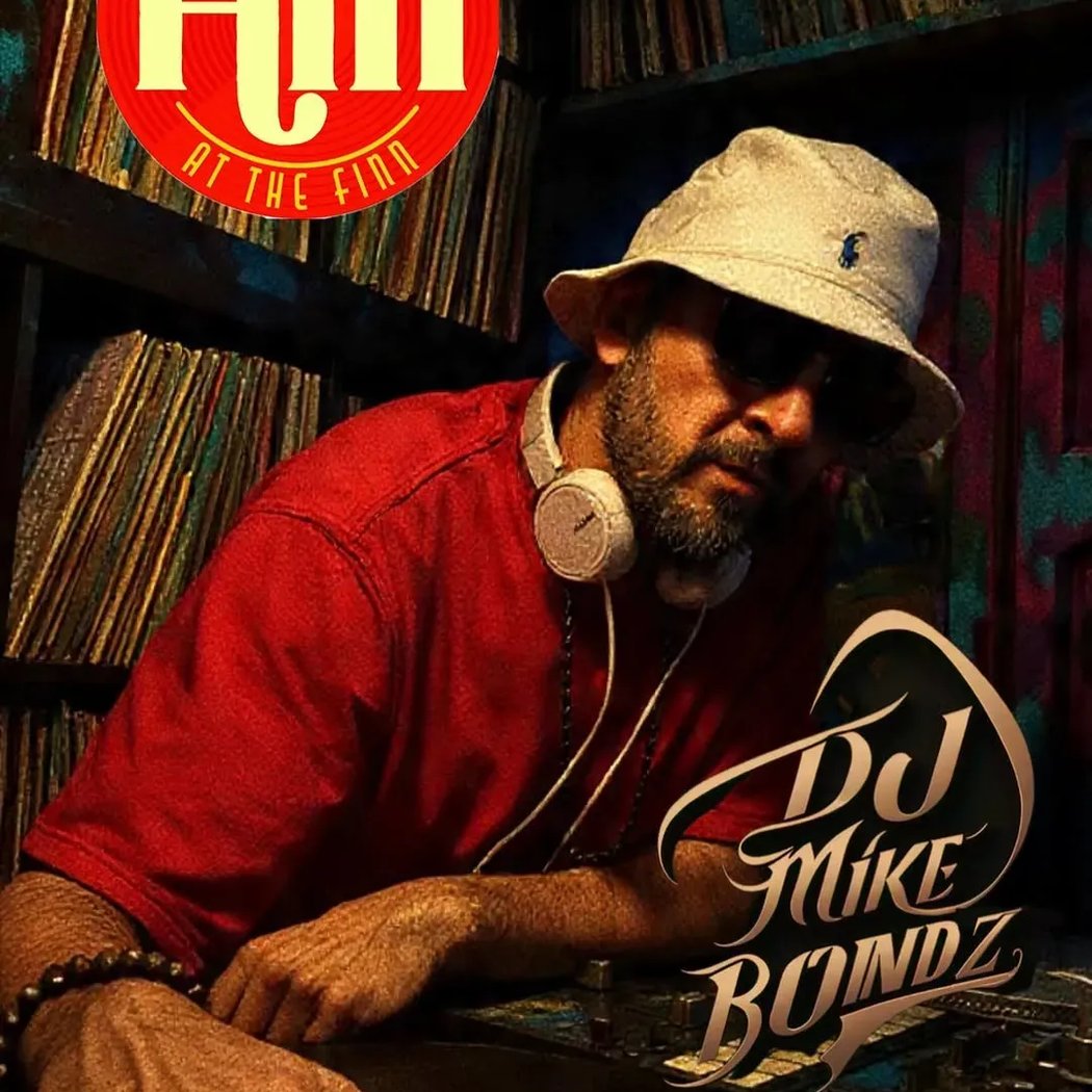 DJ Mike Bondz at HiFi 1