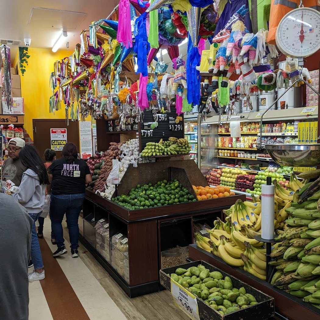 Arteaga's Food Center 1