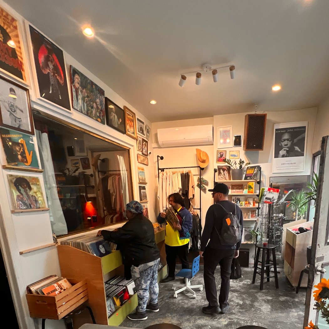 CWW RADIO SHOP 2