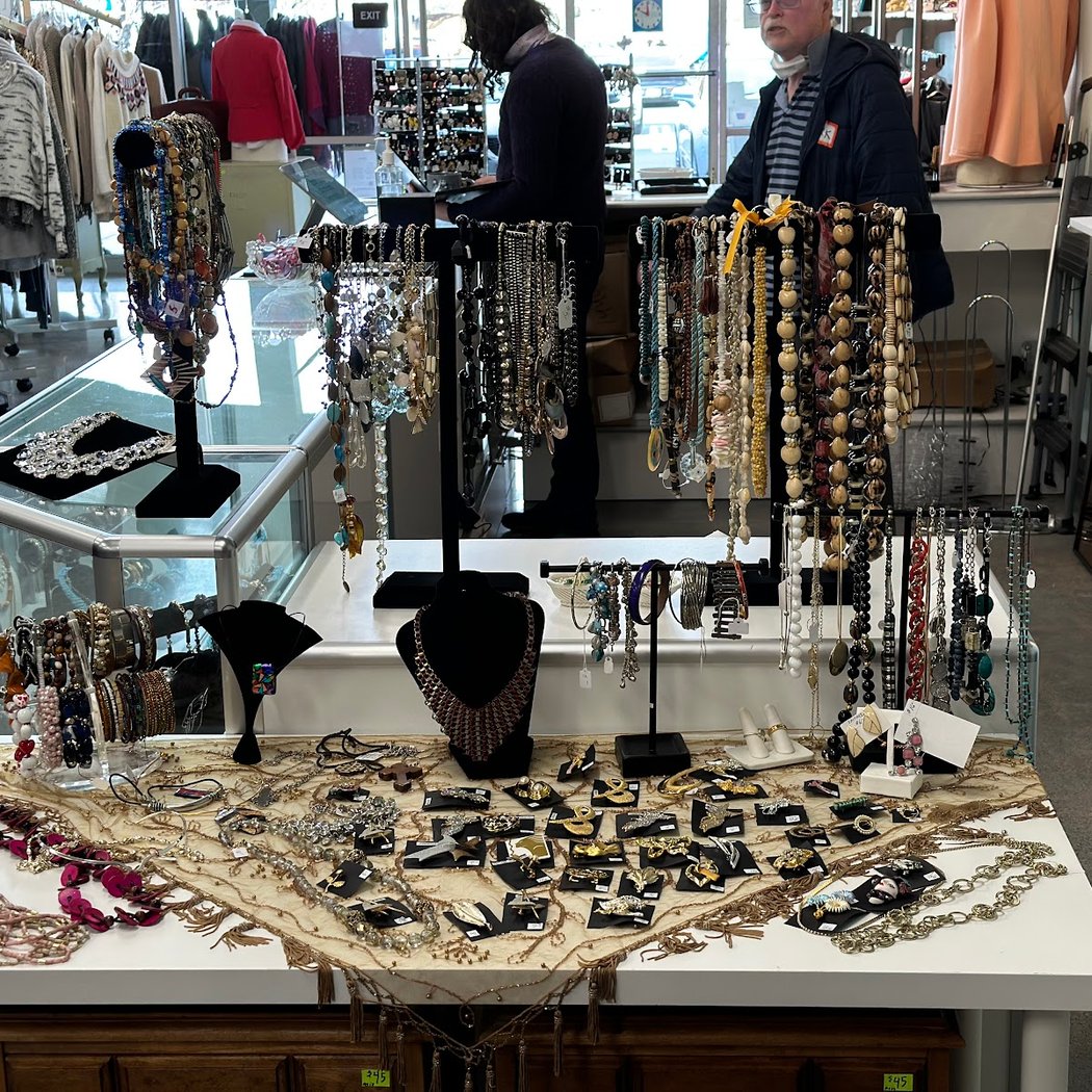 American Cancer Society Discovery Shop -Novato 3