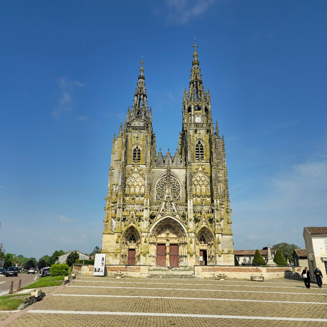 La Basilique de Notre-Dame-de-l'Epine 2