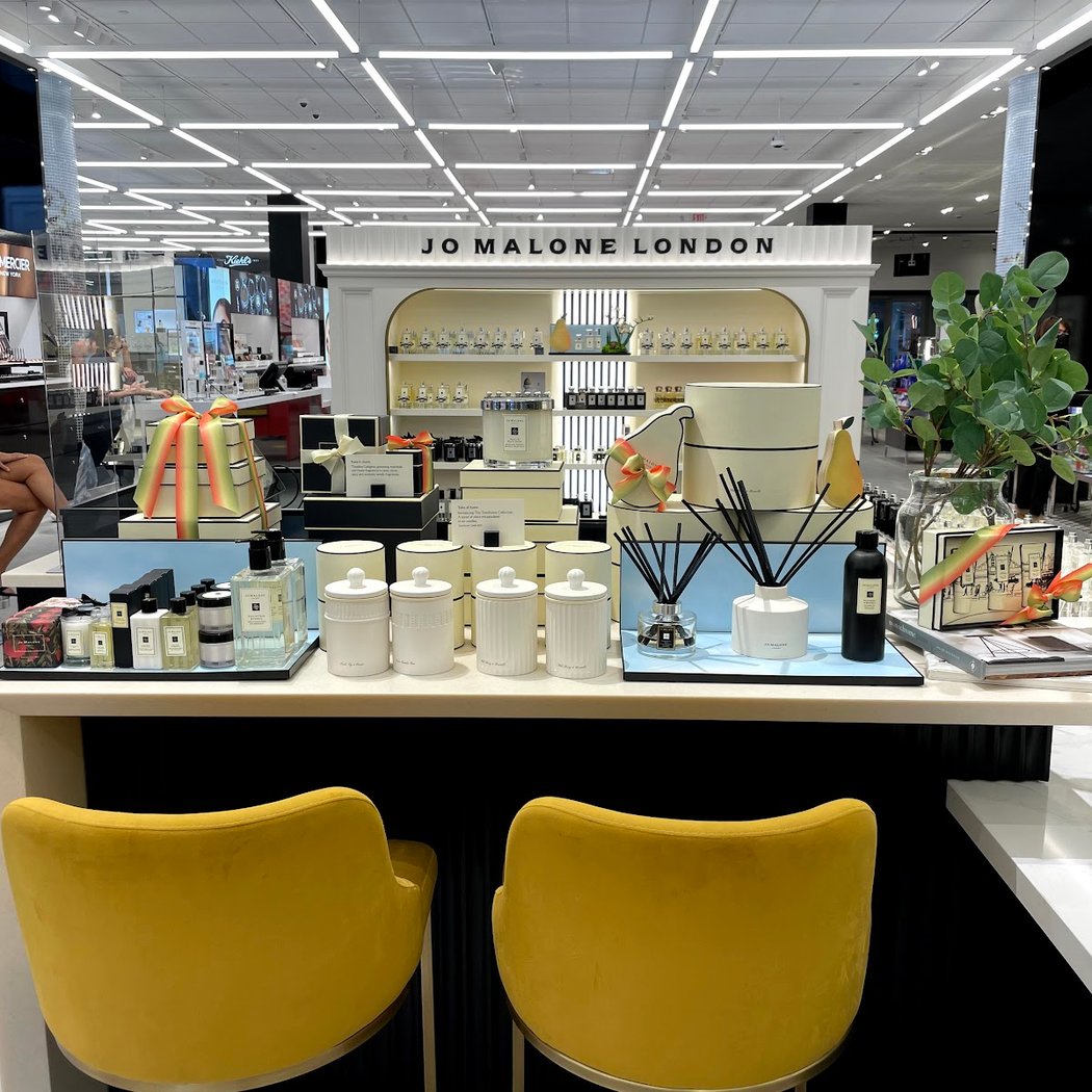 Bloomingdale's 1
