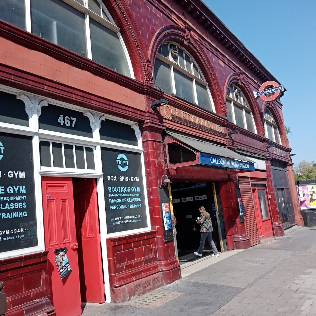 Caledonian Rd 3