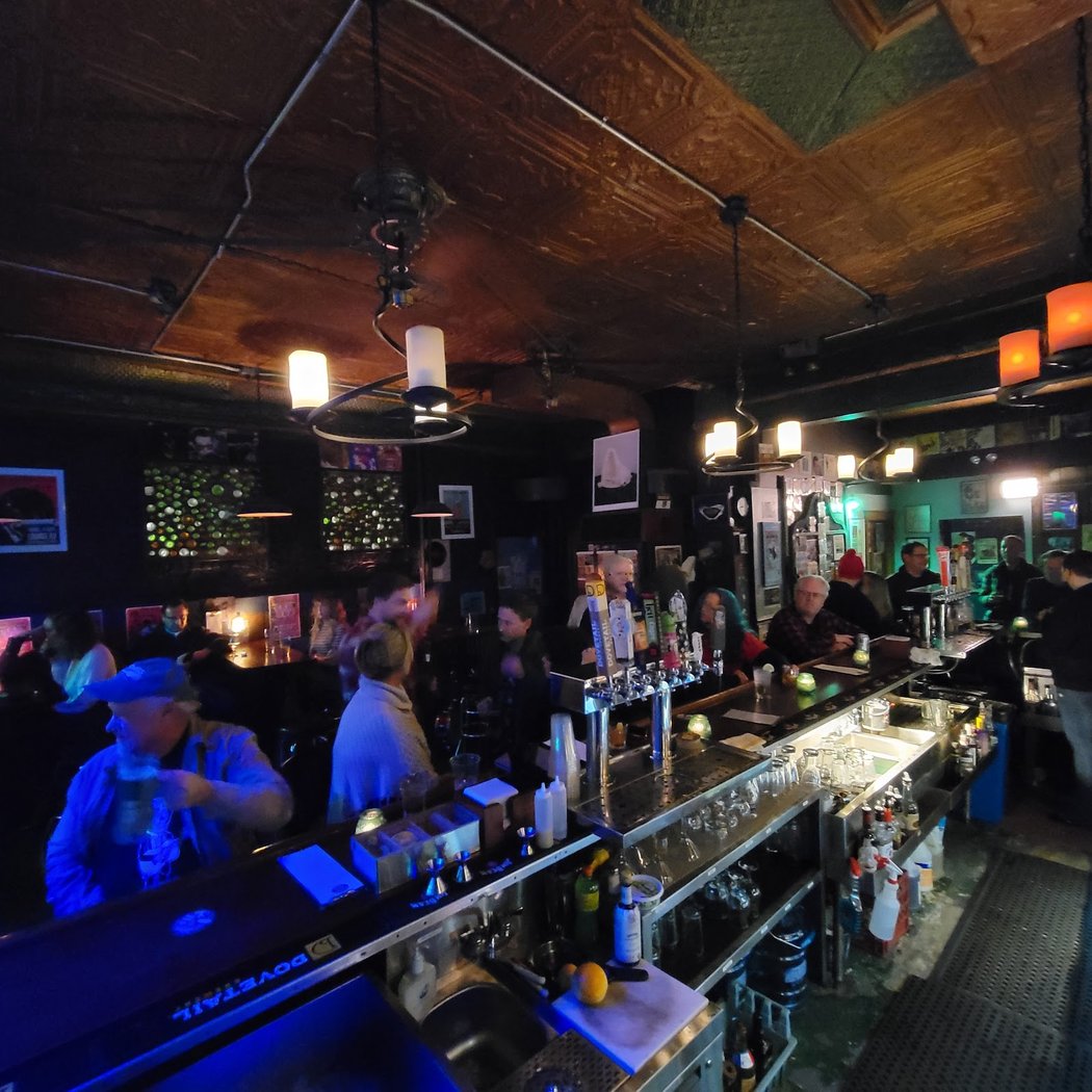 Montrose Saloon 2
