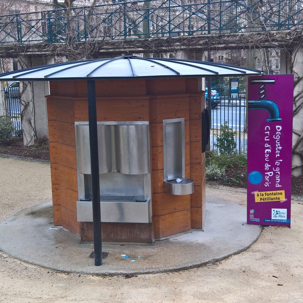 Sparkling water fountain 1