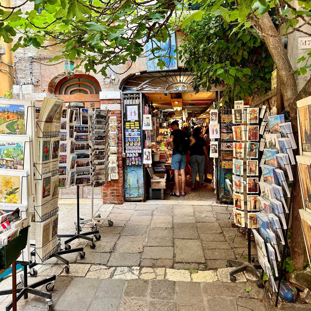 Libreria Acqua Alta 2