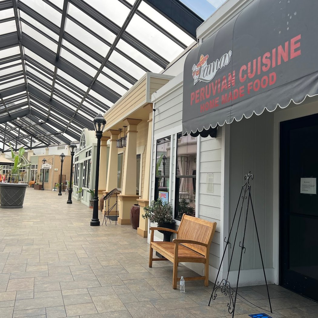 Shoppes at Harbor Village 1