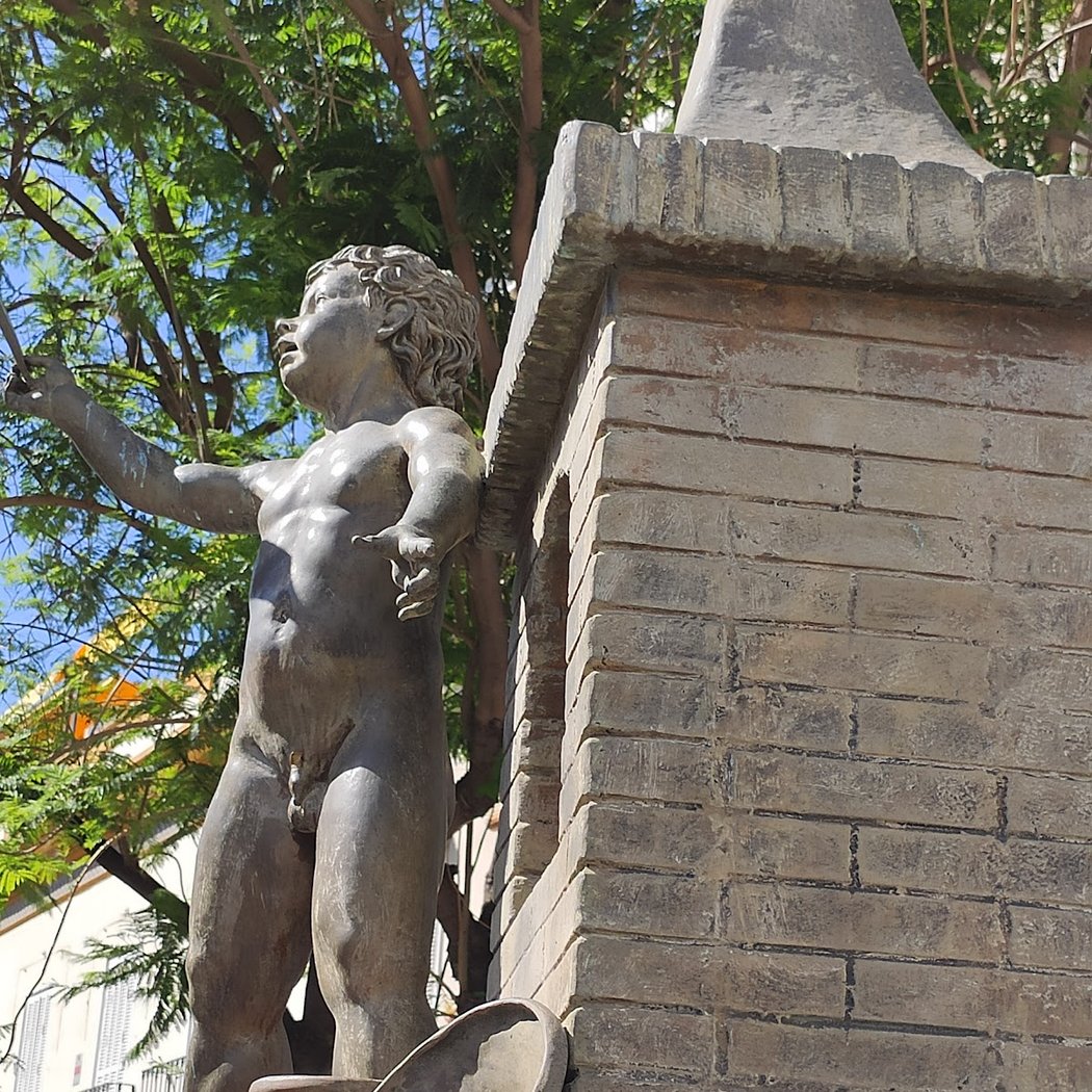 Monumento a los alfareros, ceramistas y al cante por soleá de Triana 1