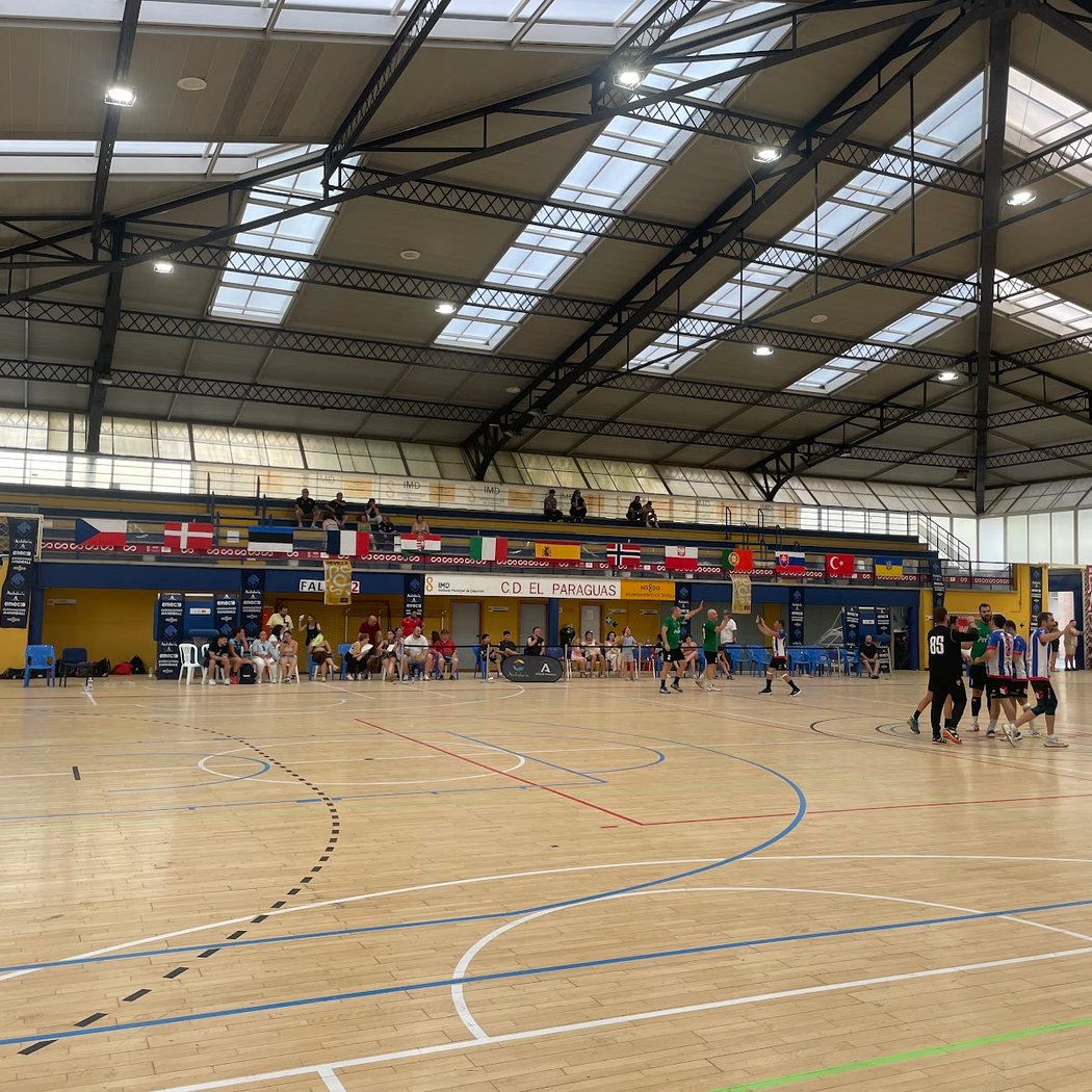 Centro Deportivo El Paraguas 1