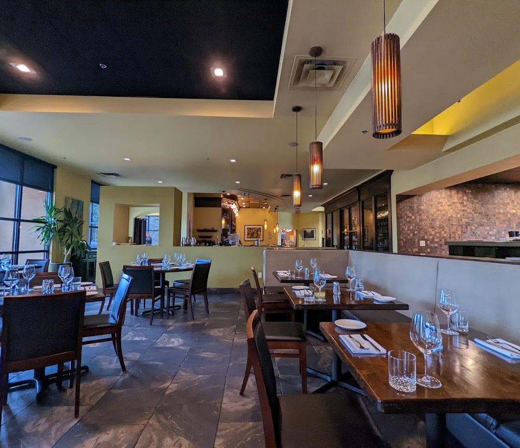 Savoy Bar & Grill 3