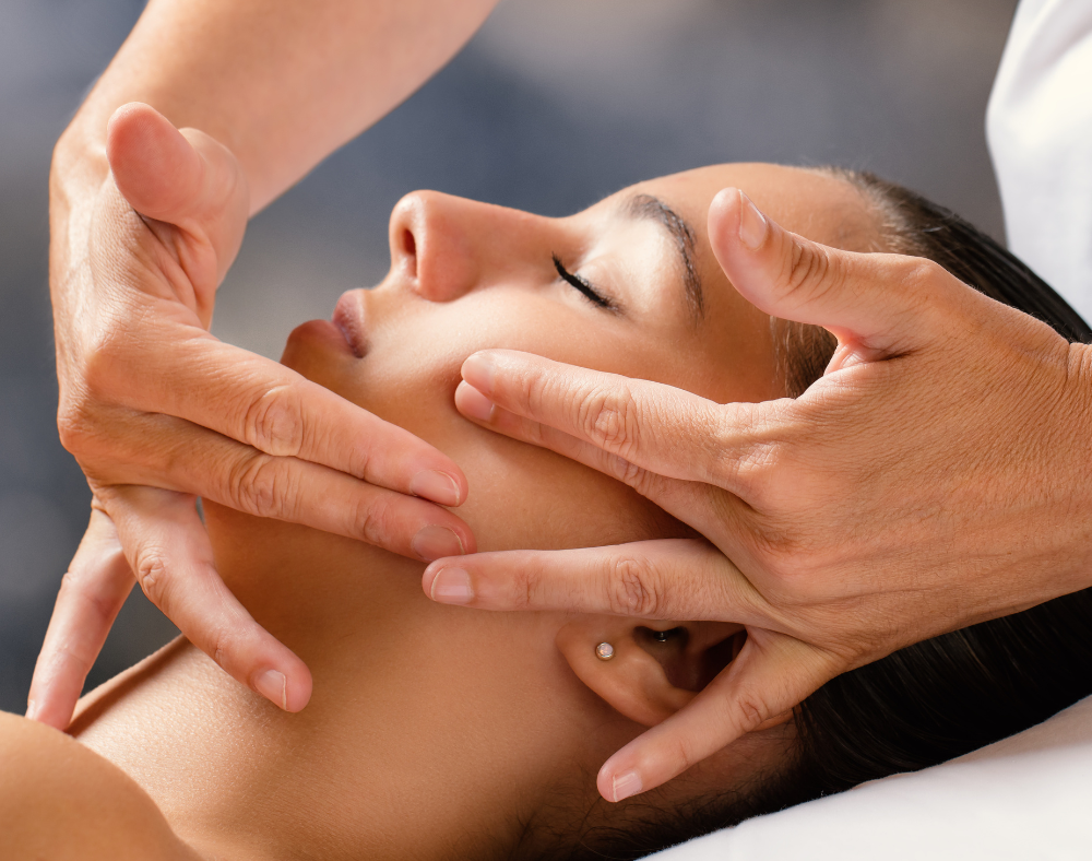 La Thérapie par les Mains by Naciba | Drainage lymphatique | Chi Nei Tsang | Kobido Paris 15 1