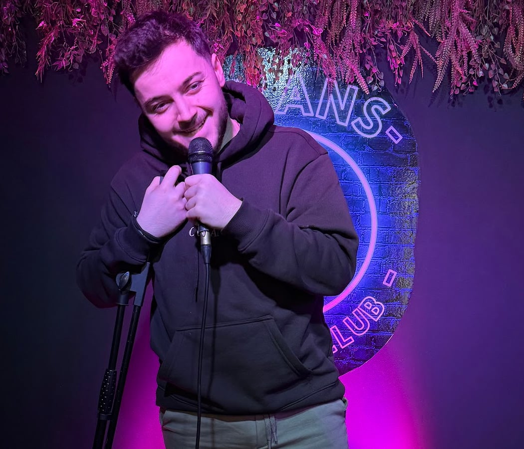 EVANS COMEDY CLUB 1
