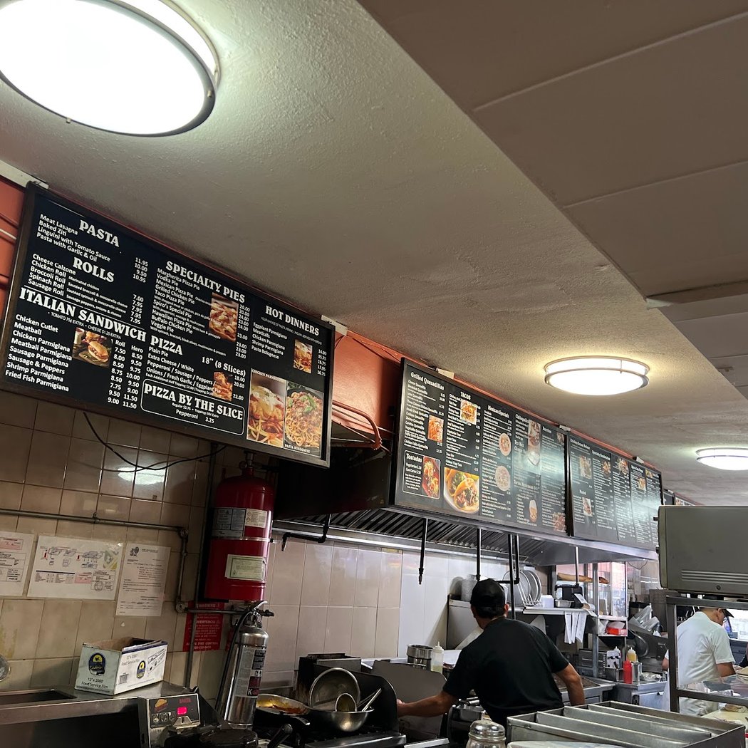 Spiro's cafe pizza 2