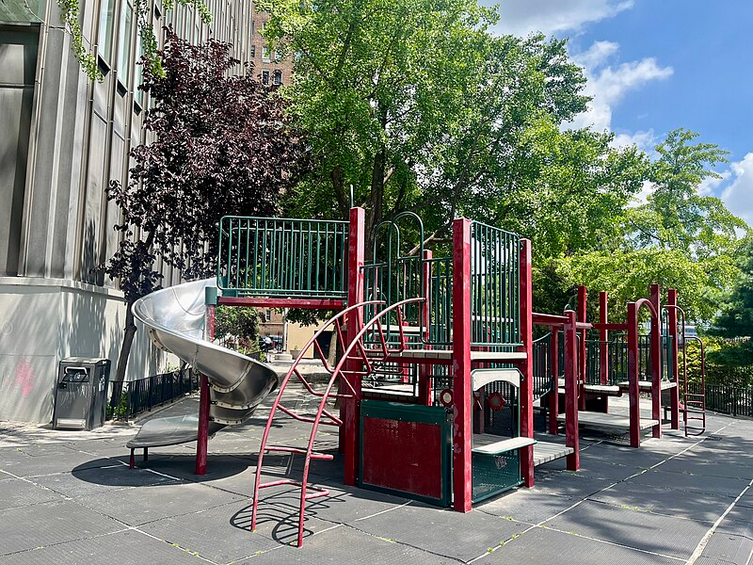 MacArthur Playground 2