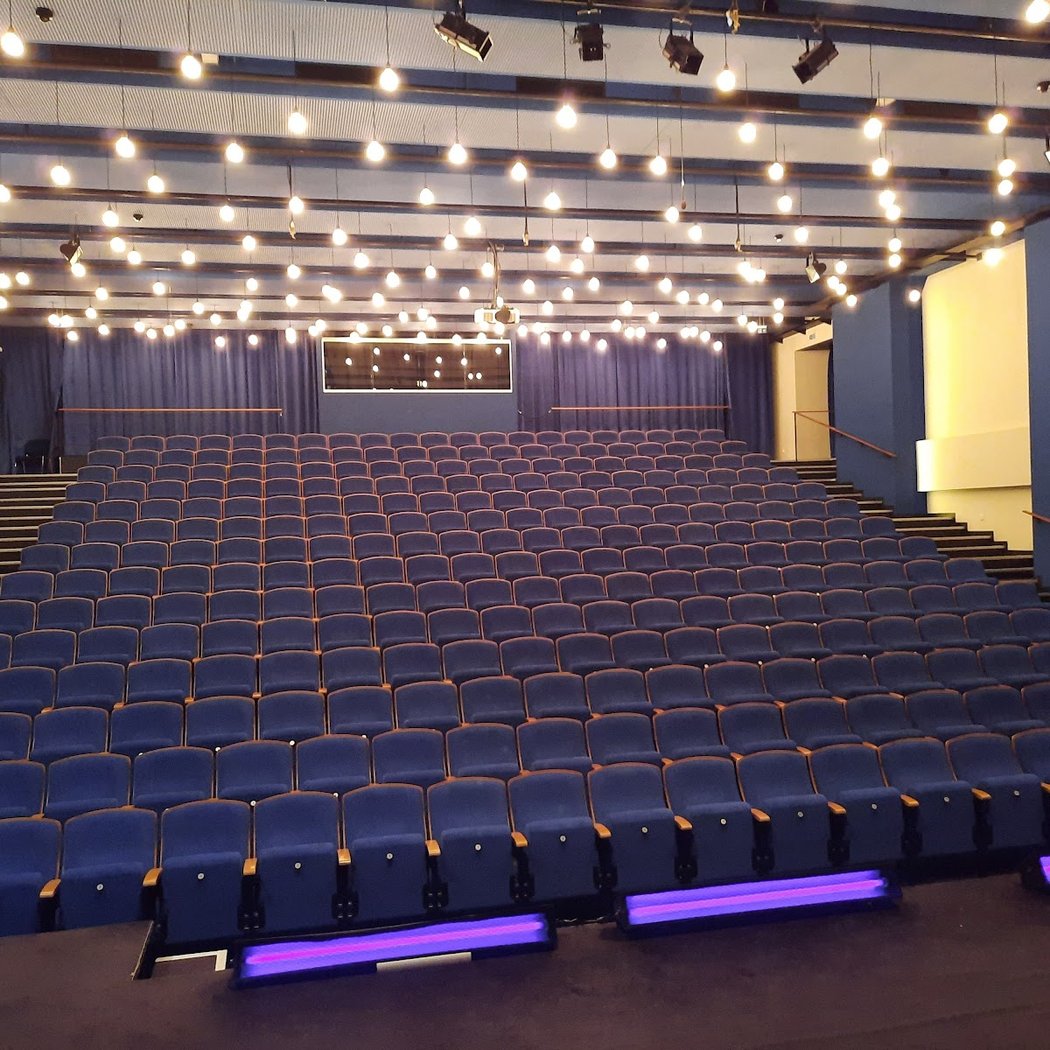 IMAGE Black light Theatre 2