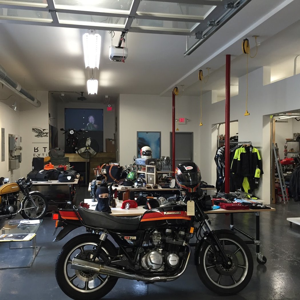 MOTO Coffee/Machine 3